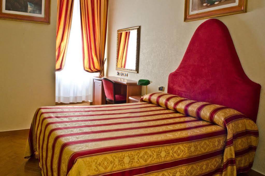 Hotel Brignole เจนัว ภายนอก รูปภาพ